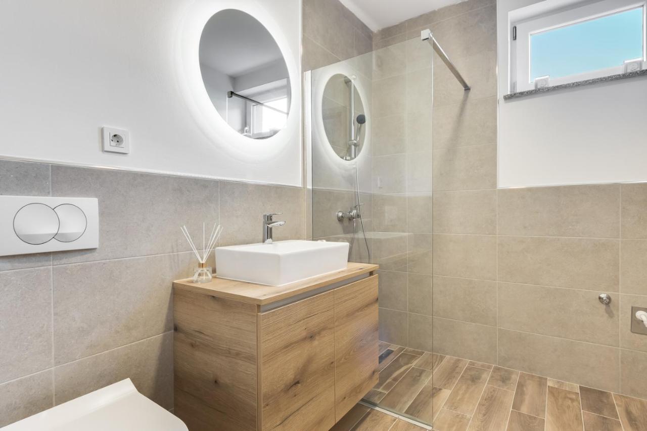 Chic Apartments With Balcony And Spa In Mojstrana Buitenkant foto