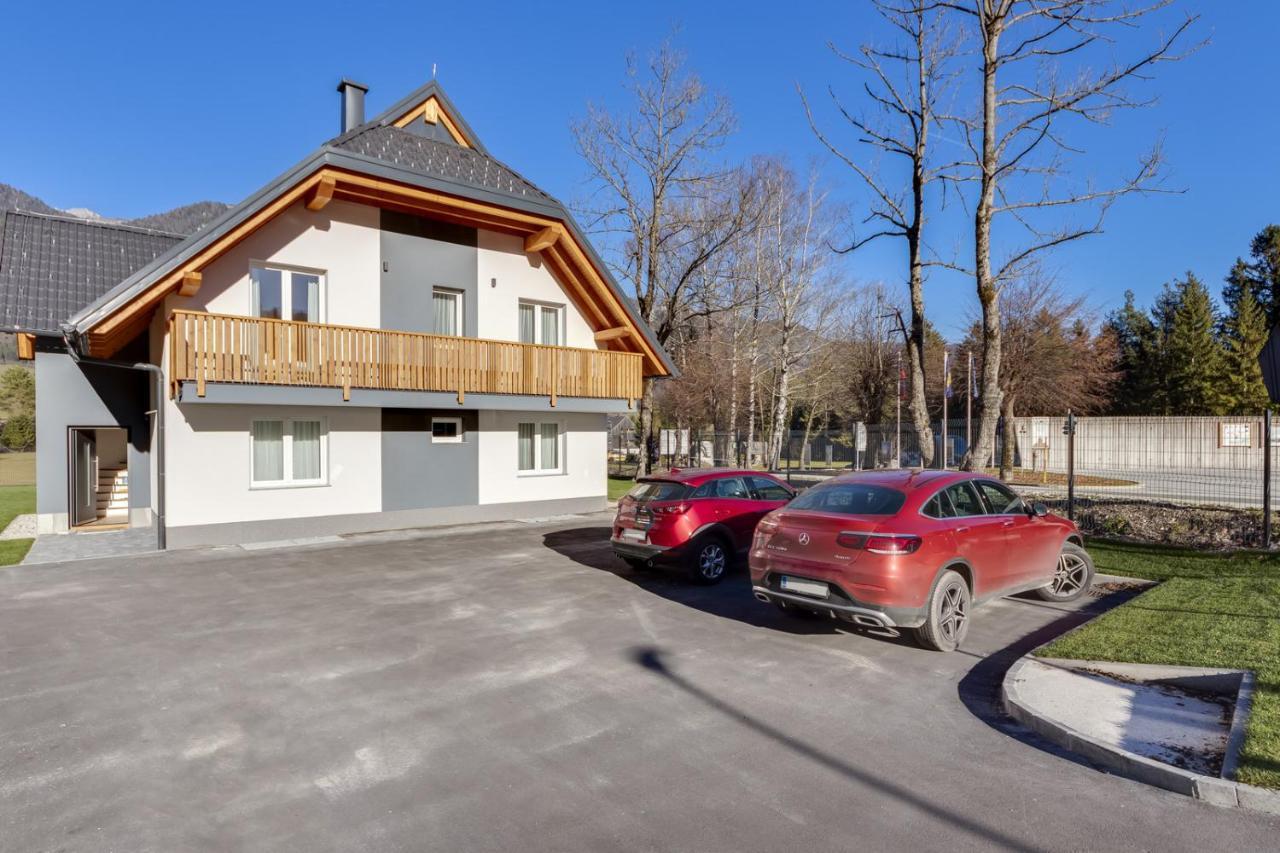 Chic Apartments With Balcony And Spa In Mojstrana Buitenkant foto